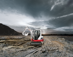 Koparka kompaktowa TAKEUCHI TB 225
