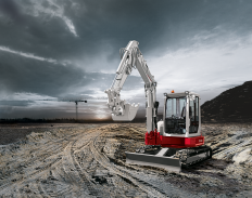 Koparka z zerowym obrotem TAKEUCHI TB 153 FR
